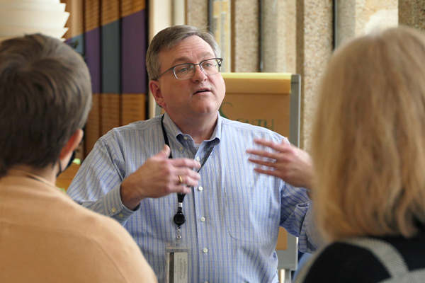 Dr. Scott Seay at Student Orientation