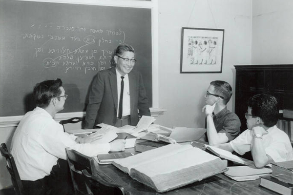 Dr. Toyozo Nakarai teaching